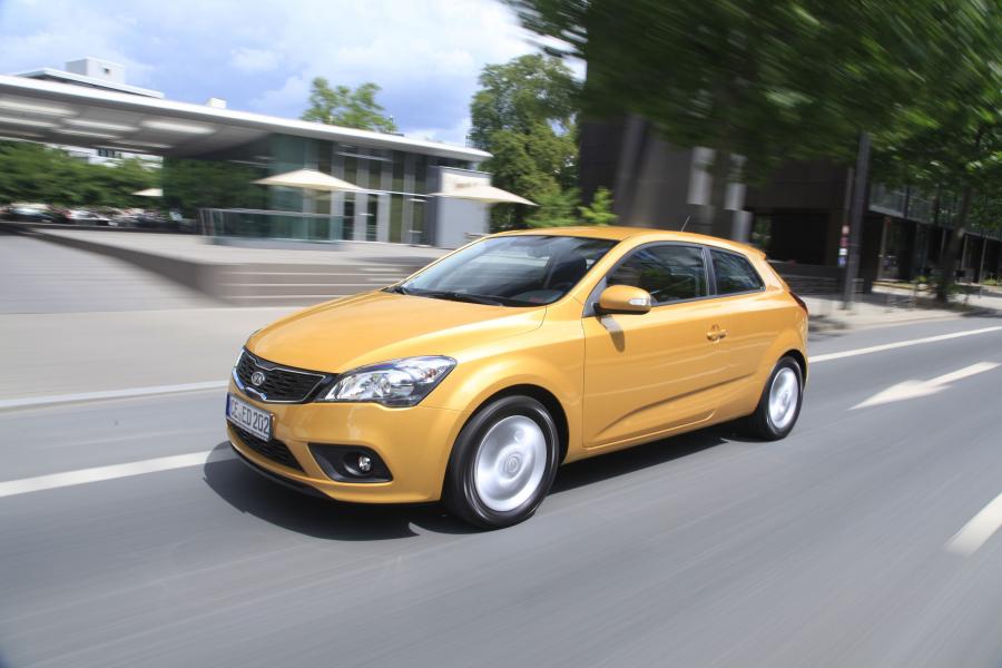  Kia pro_cee&rsquo;d EcoDynamics 2011 года  (фото 39 из 133)
